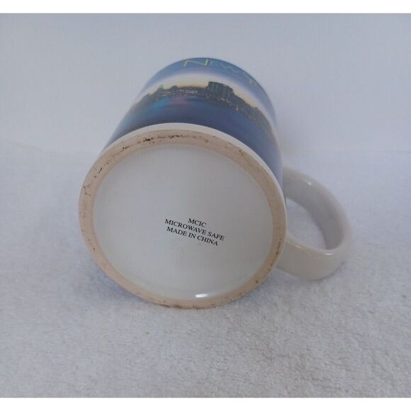 Vintage Souvenir 3D New York City Coffee Cup Mug. - Picture 6 of 9